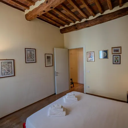 Διαμέρισμα Charming With Scenic Views In