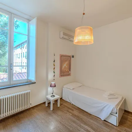 Charming With Scenic Views In * Λούκα