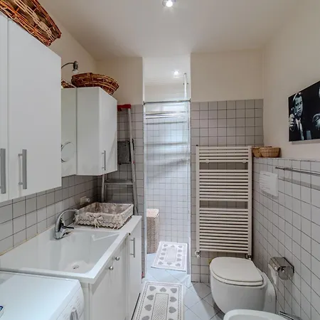 Charming With Scenic Views In * Λούκα