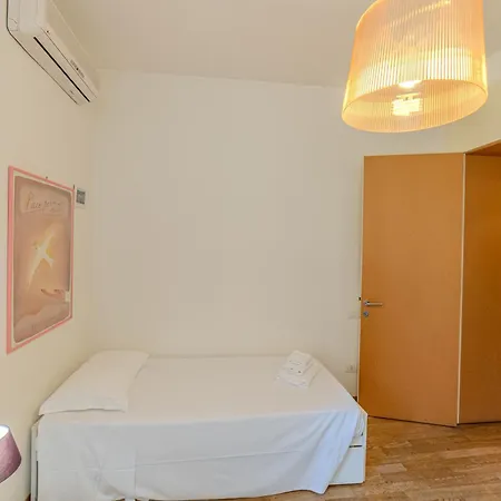 Διαμέρισμα Charming With Scenic Views In